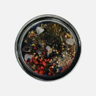 vela vestida de negro